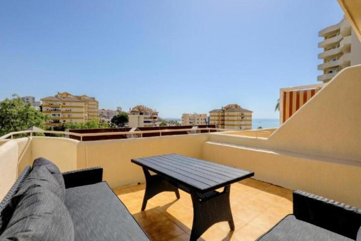 El Estudio De La Playa Benalbeach 324 Gran Terraza Vistas Al Mar Benalmadena Exterior photo